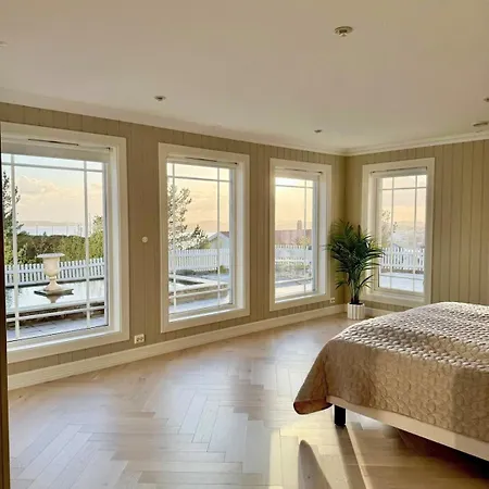 Freya With Jacuzzi Access And Free Parking * Kristiansund