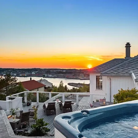 Freya With Jacuzzi Access And Free Parking Διαμέρισμα